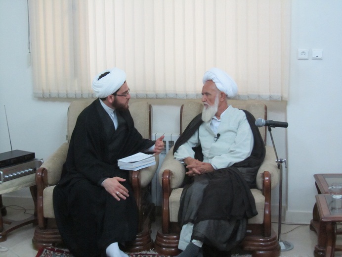 دیدار مدیر انجمن نجات از حلقه و هیئت همراه با حضرت آیت الله حائری شیرازی