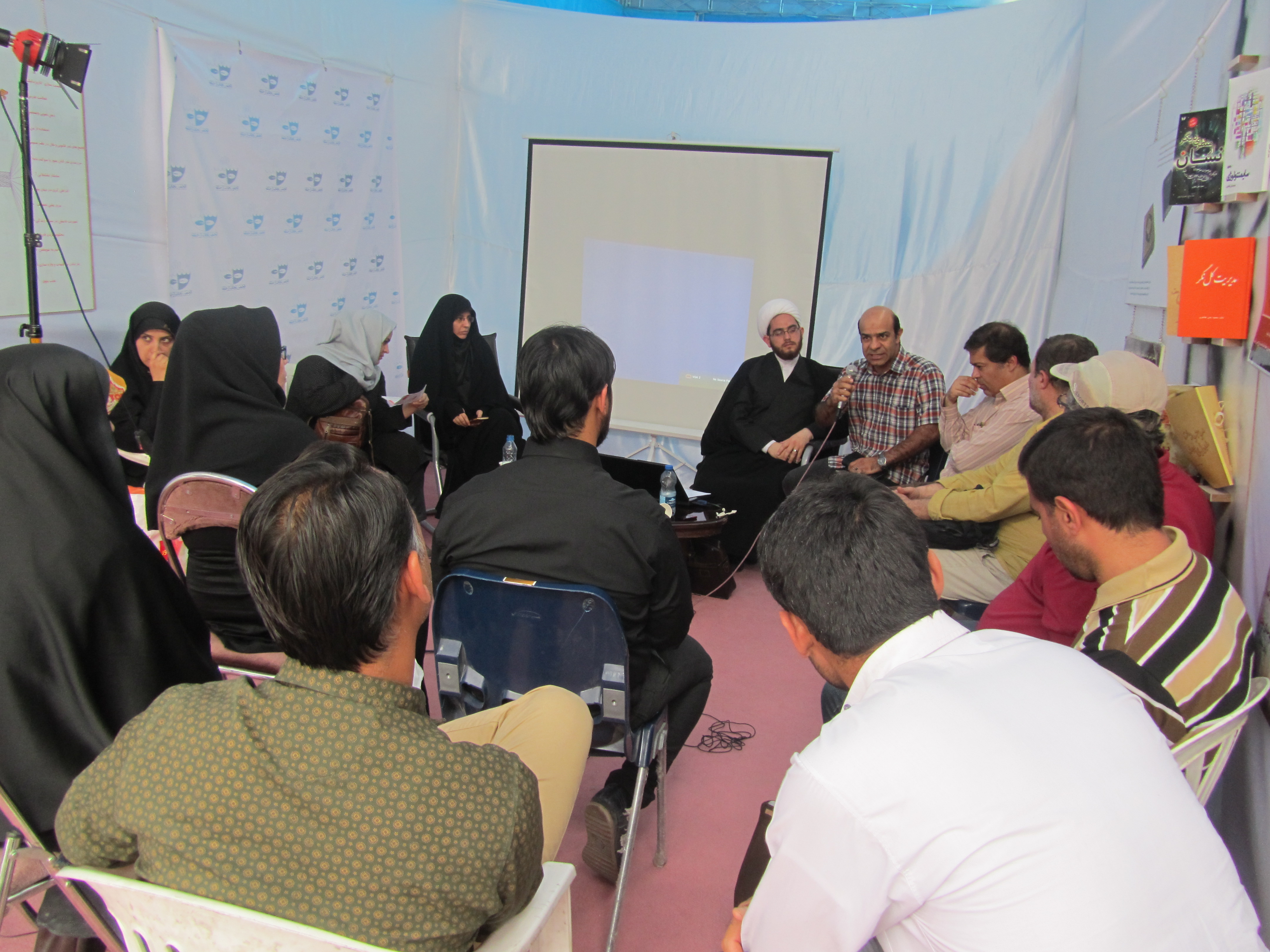 گزارش تصویری از فعالیت انجمن در نمایشگاه کتاب(2)