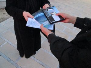 توزیعِ وسیع کتاب، نشریه، پوستر و نرم افزار نقد عرفان حلقه در بروجرد توزیعِ وسیع کتاب، نشریه، پوستر و نرم افزار نقد عرفان حلقه در بروجرد