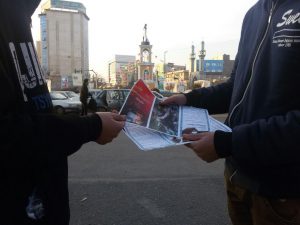 پخش پوسترها و نشریههایی در رابطه با روشنگری علیه عرفان حلقه در شهر کرج پخش پوسترها و نشریههایی در رابطه با روشنگری علیه عرفان حلقه در شهر کرج