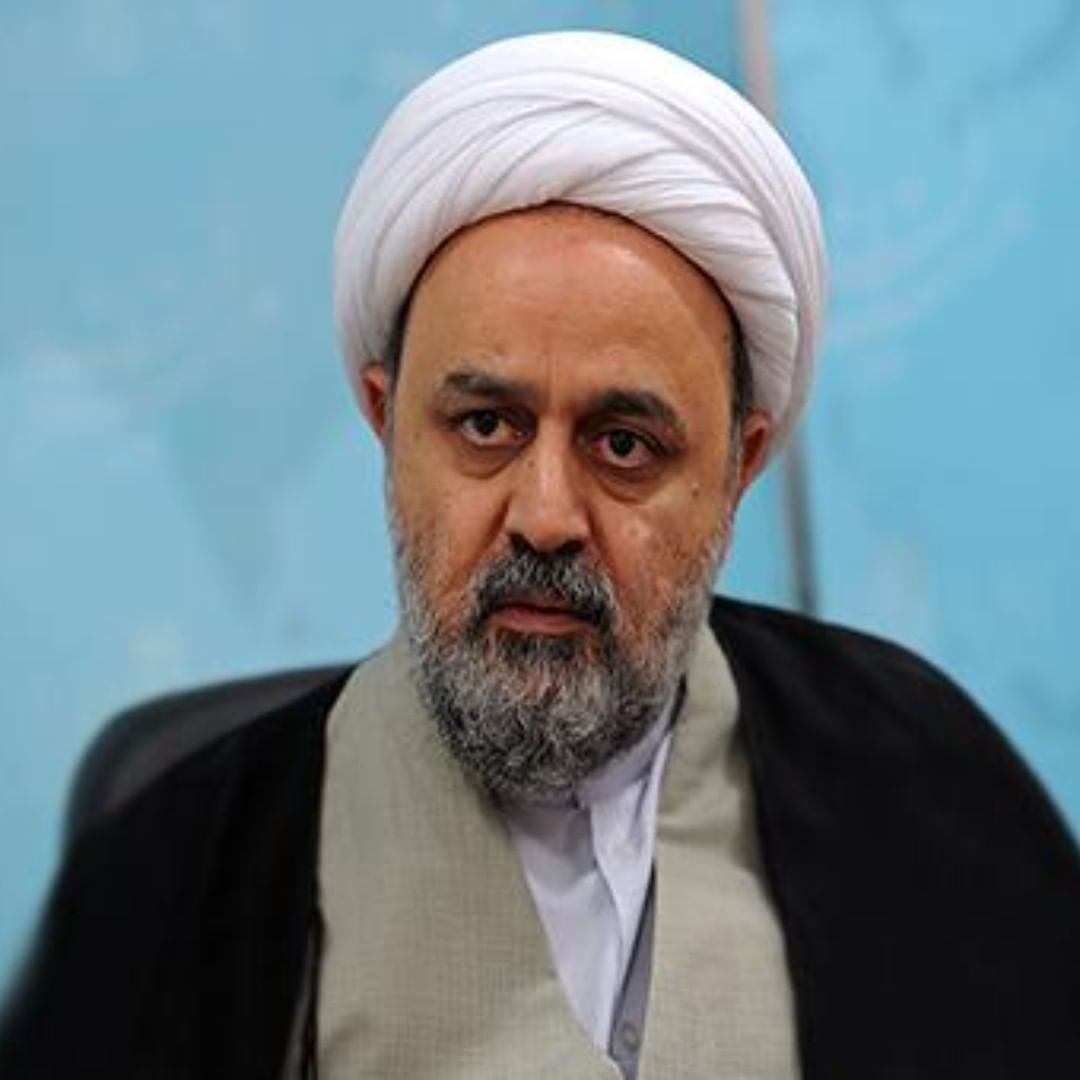 .
حضرت آیت الله خامنه‌ای در حکمی حجت‌الاسلام حمید شهریاری را به دبیرکلی مجمع تقر...