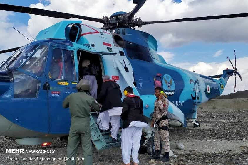 سیل ویرانگر در سیستان و حضور دوباره بالگردهای ارتش. نیروی دریایی که تجهیزات کامل... سیل ویرانگر در سیستان و حضور دوباره بالگردهای ارتش. نیروی دریایی که تجهیزات کامل...