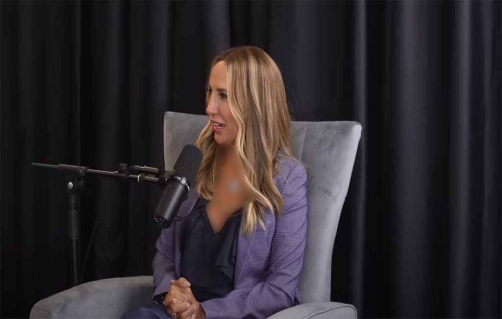 پروپاگاندای مقام سابق دولت ترامپ در نقاب کارآفرینی پروپاگاندای مقام سابق دولت ترامپ در نقاب کارآفرینی