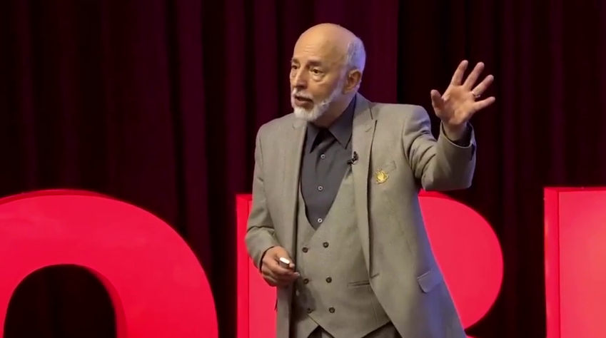 علیرضا آزمندیان، خدای مقتدر، خدای رویا پرداز