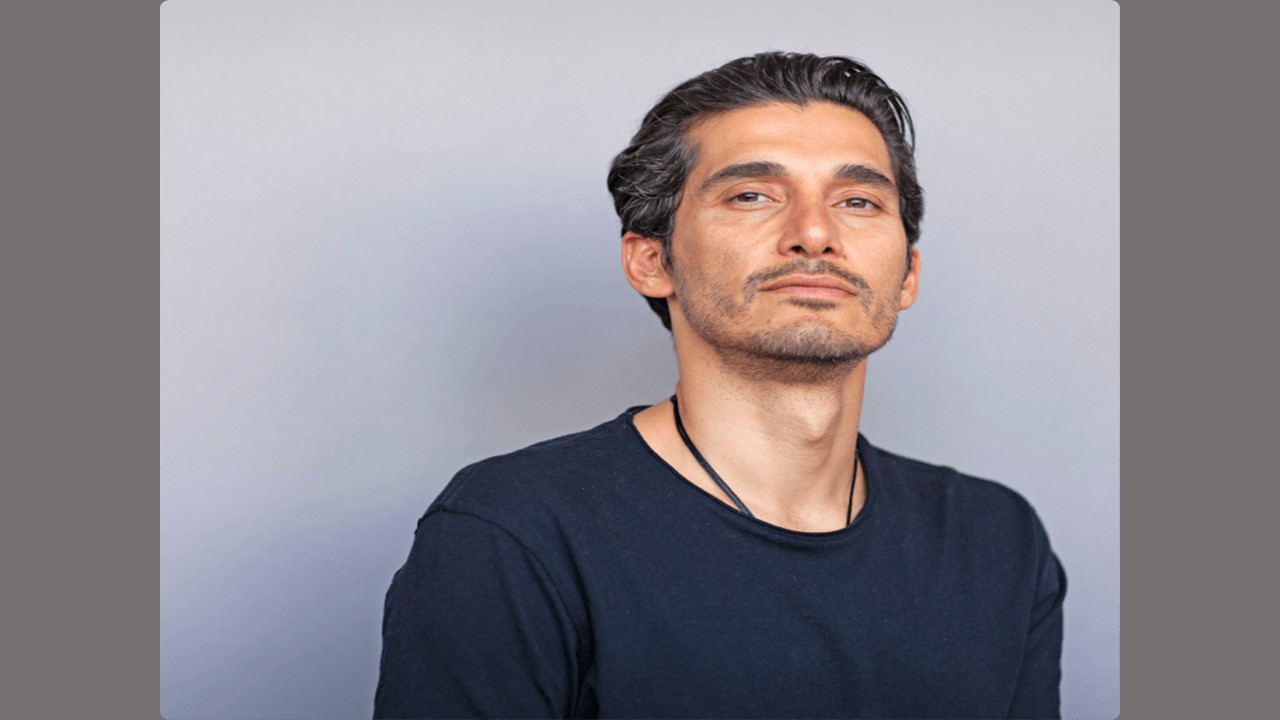 قانون جذب، حسین اورا، ادعاهای واهی